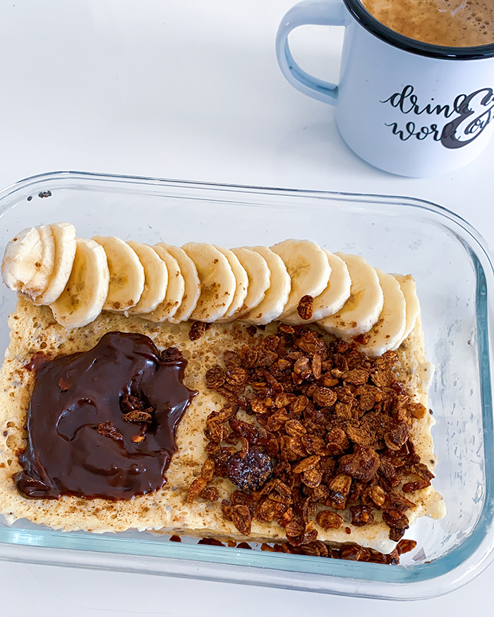Granola auf Porridge