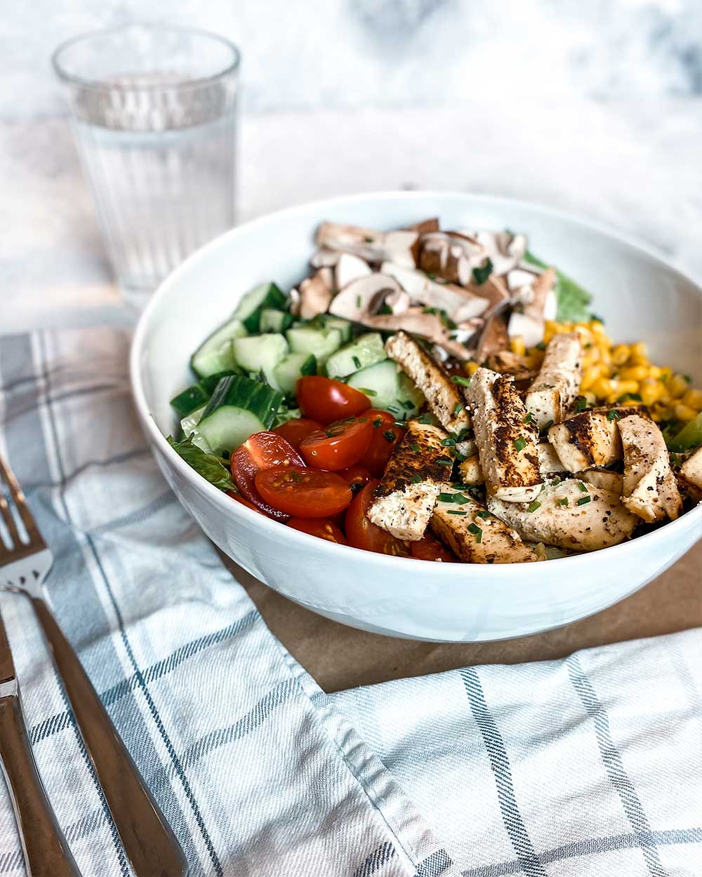 vegane tofu bowl mit blumenkohlreis